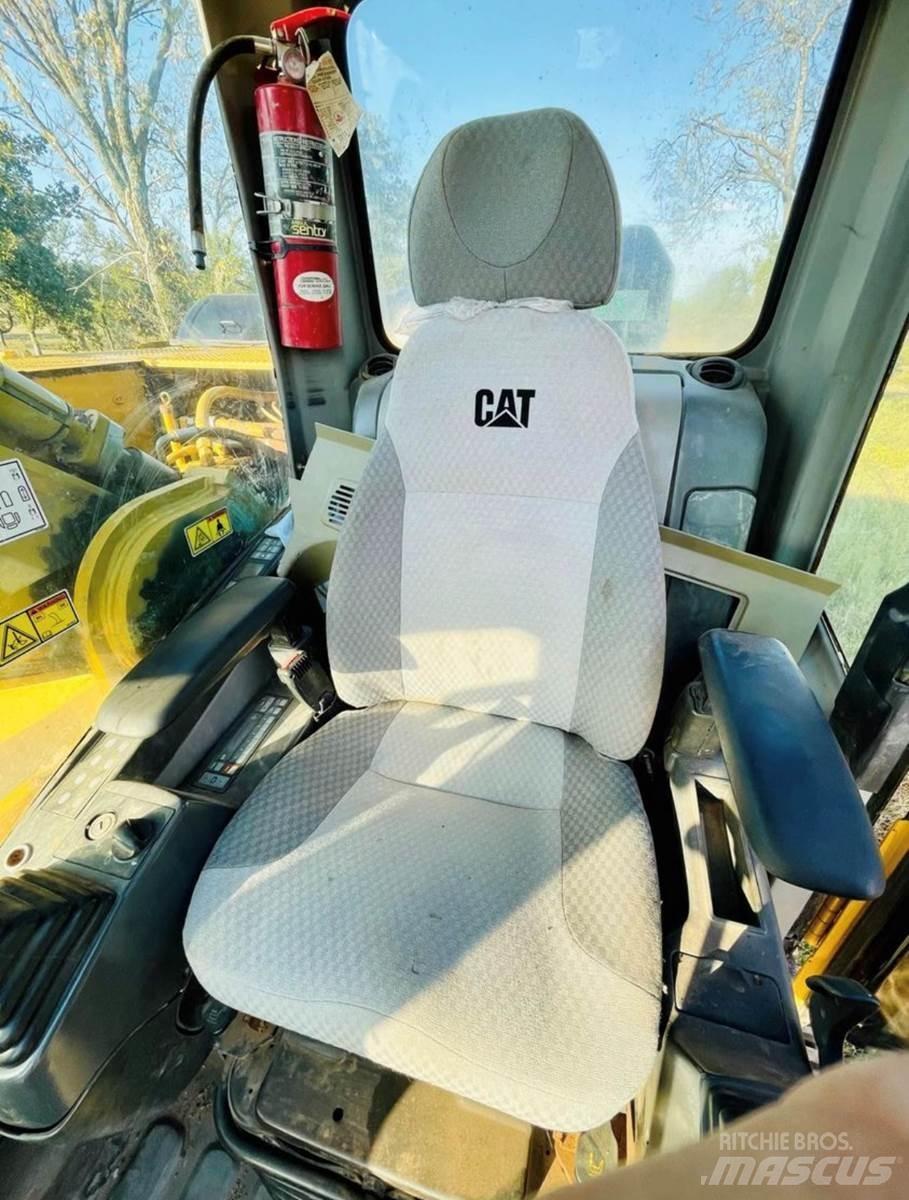 CAT 330DL Beltegraver