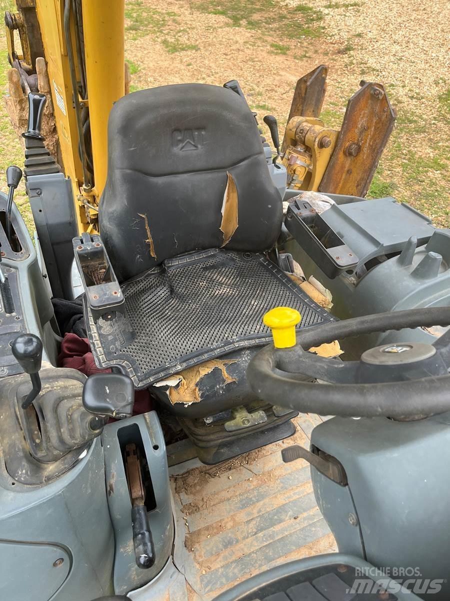 CAT 420D Traktorgravere