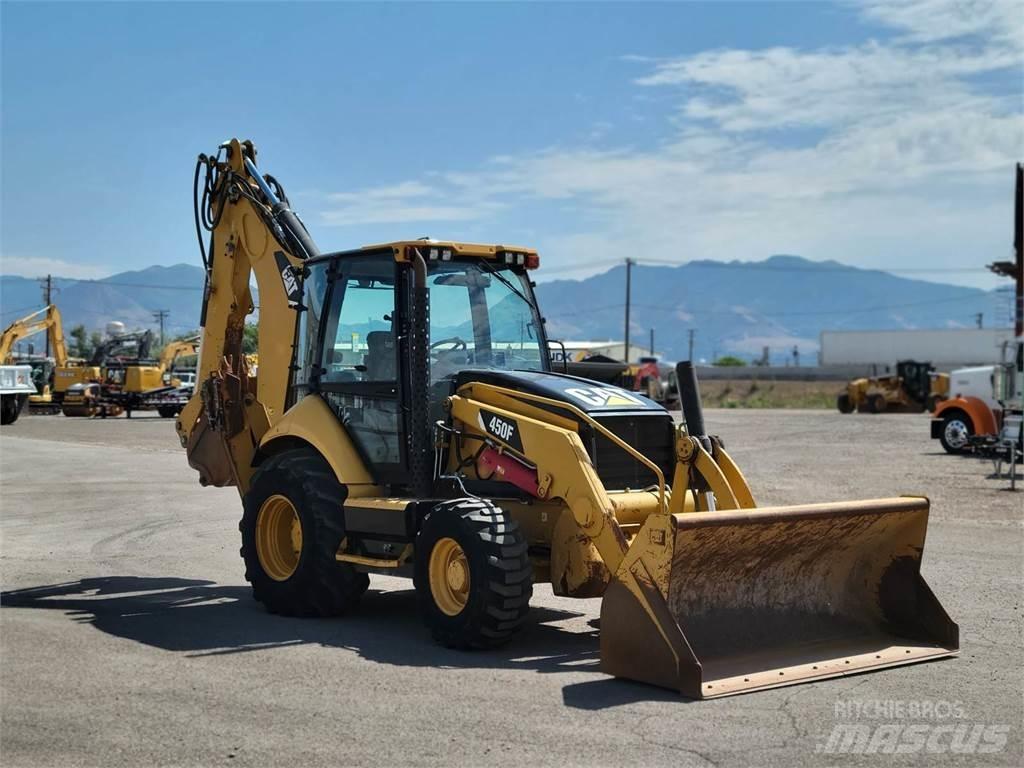 CAT 450F Traktorgravere