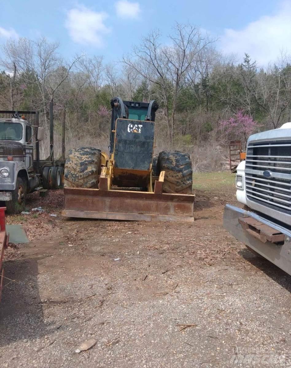 CAT 525D Stammelunner
