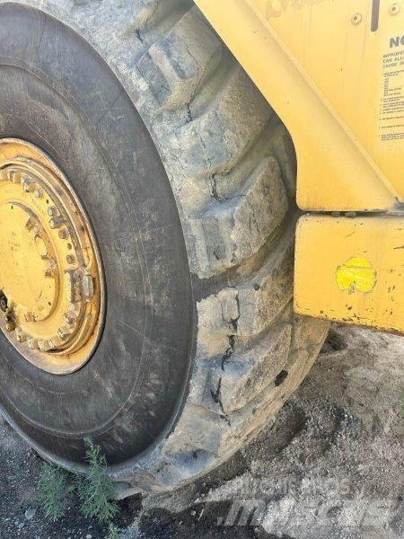 CAT 621G Veiskrape