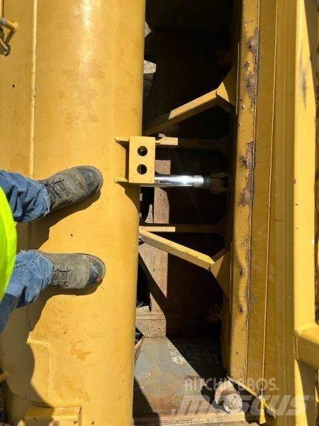 CAT 621G Veiskrape