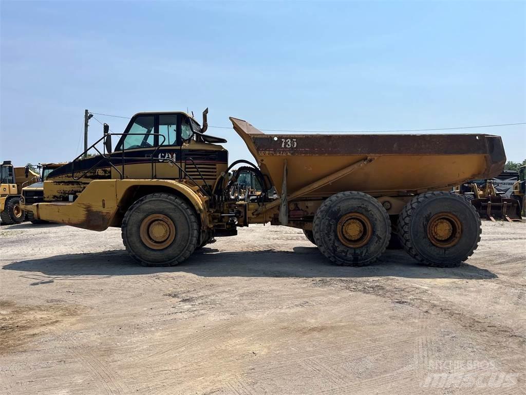 CAT 735 Rammestyrte Dumpere