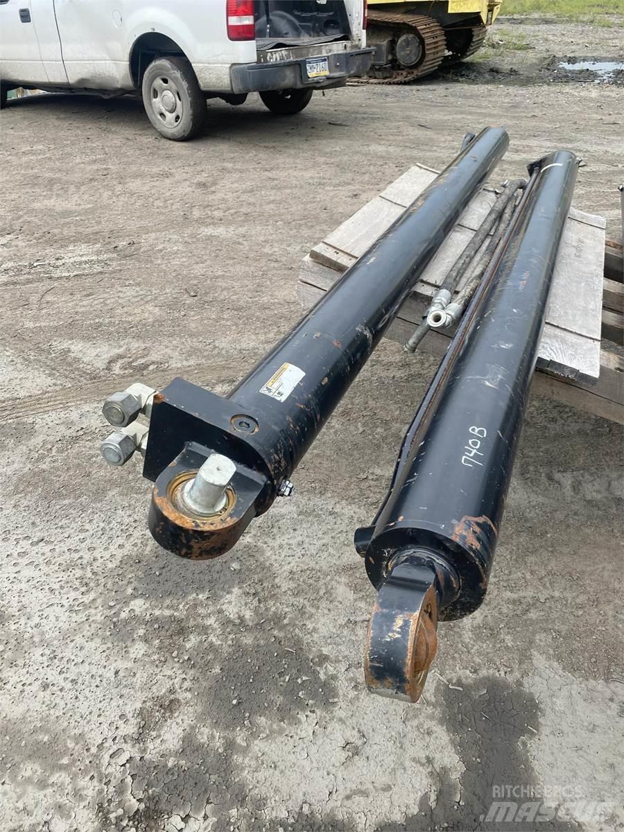 CAT 740B Transport - Annet