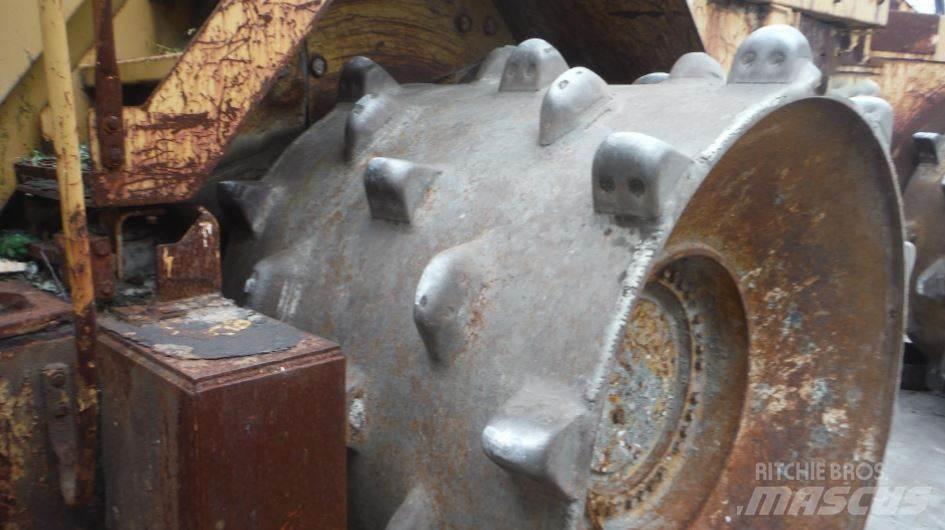 CAT 836G Avfallspresser