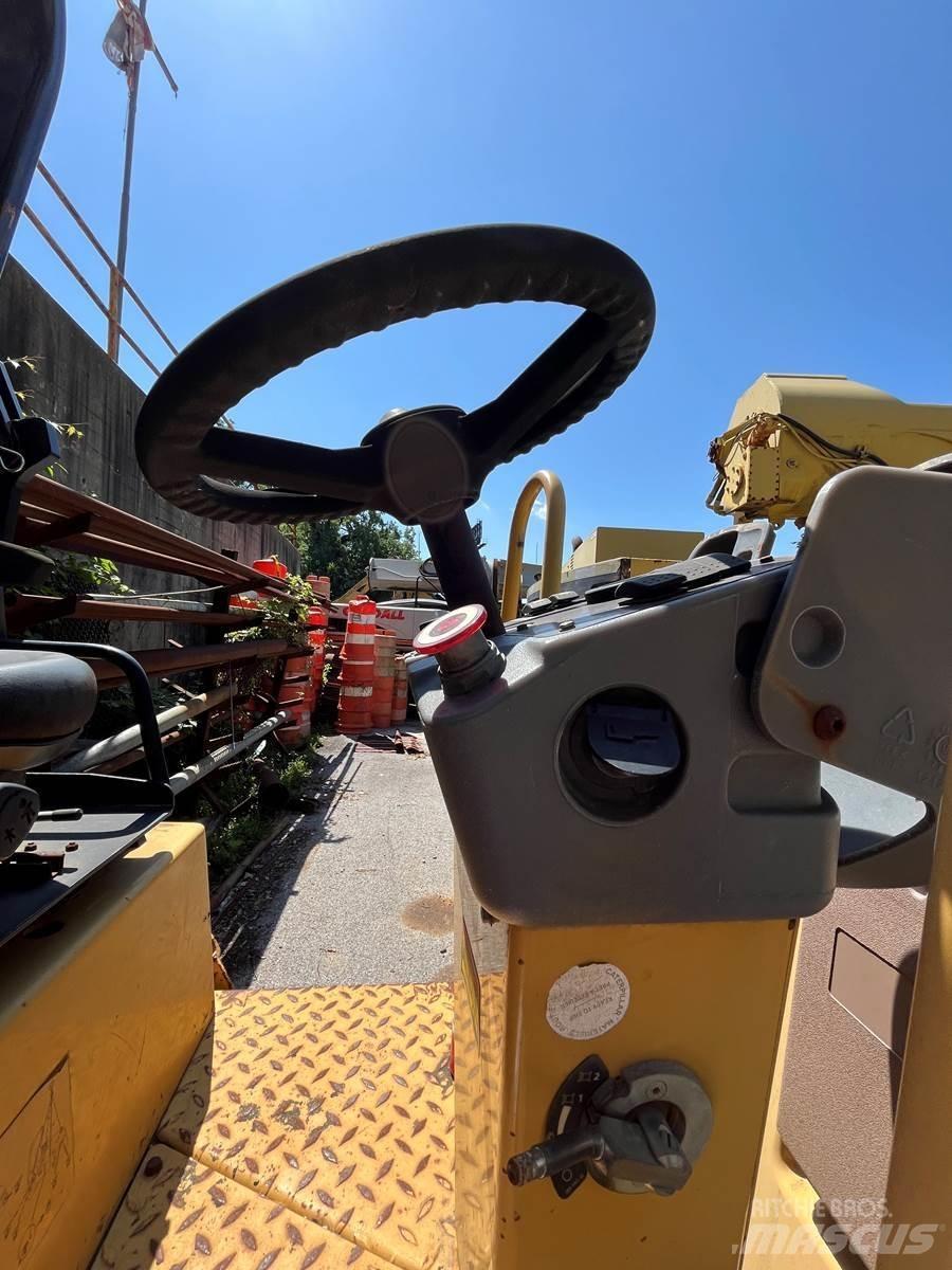CAT CB22 Valsetog