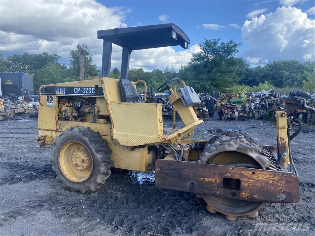 CAT CP323C Hjullaster til komprimering