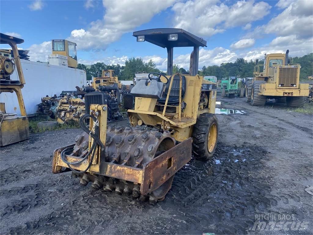 CAT CP323C Hjullaster til komprimering
