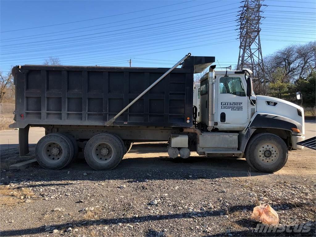 CAT CT660 Tippbil
