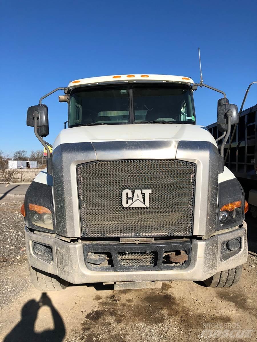 CAT CT660 Tippbil