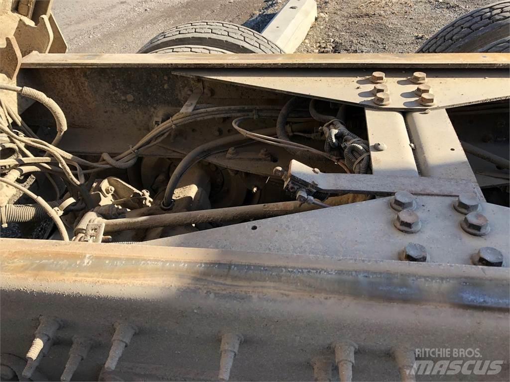 CAT CT660 Tippbil