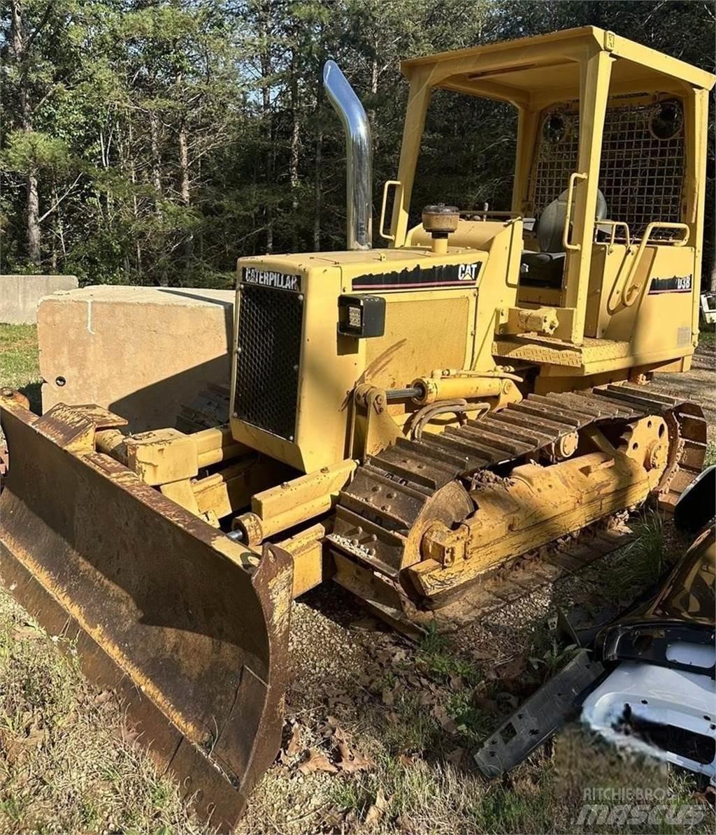 CAT D3B Dozere Beltegående