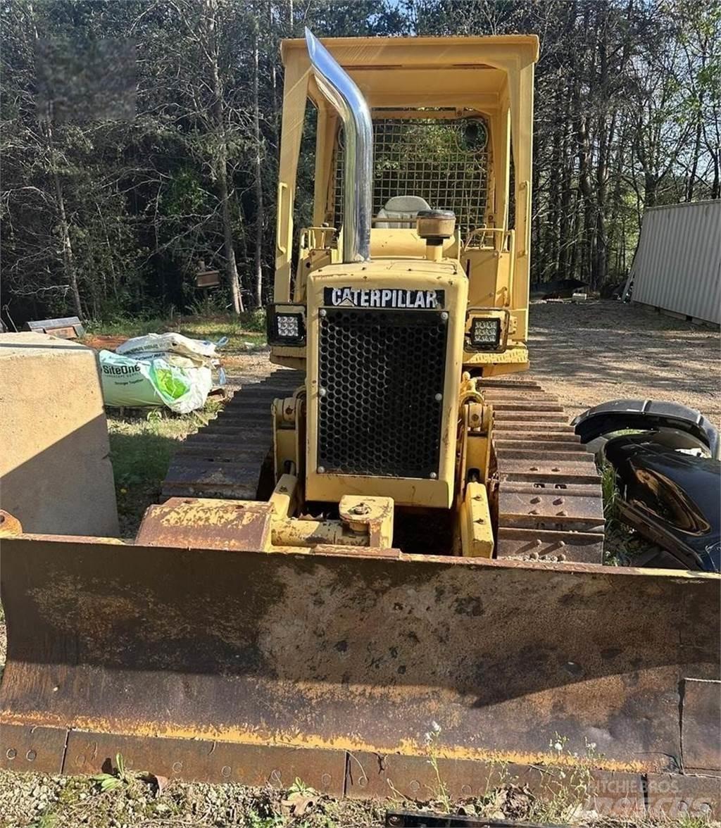 CAT D3B Dozere Beltegående