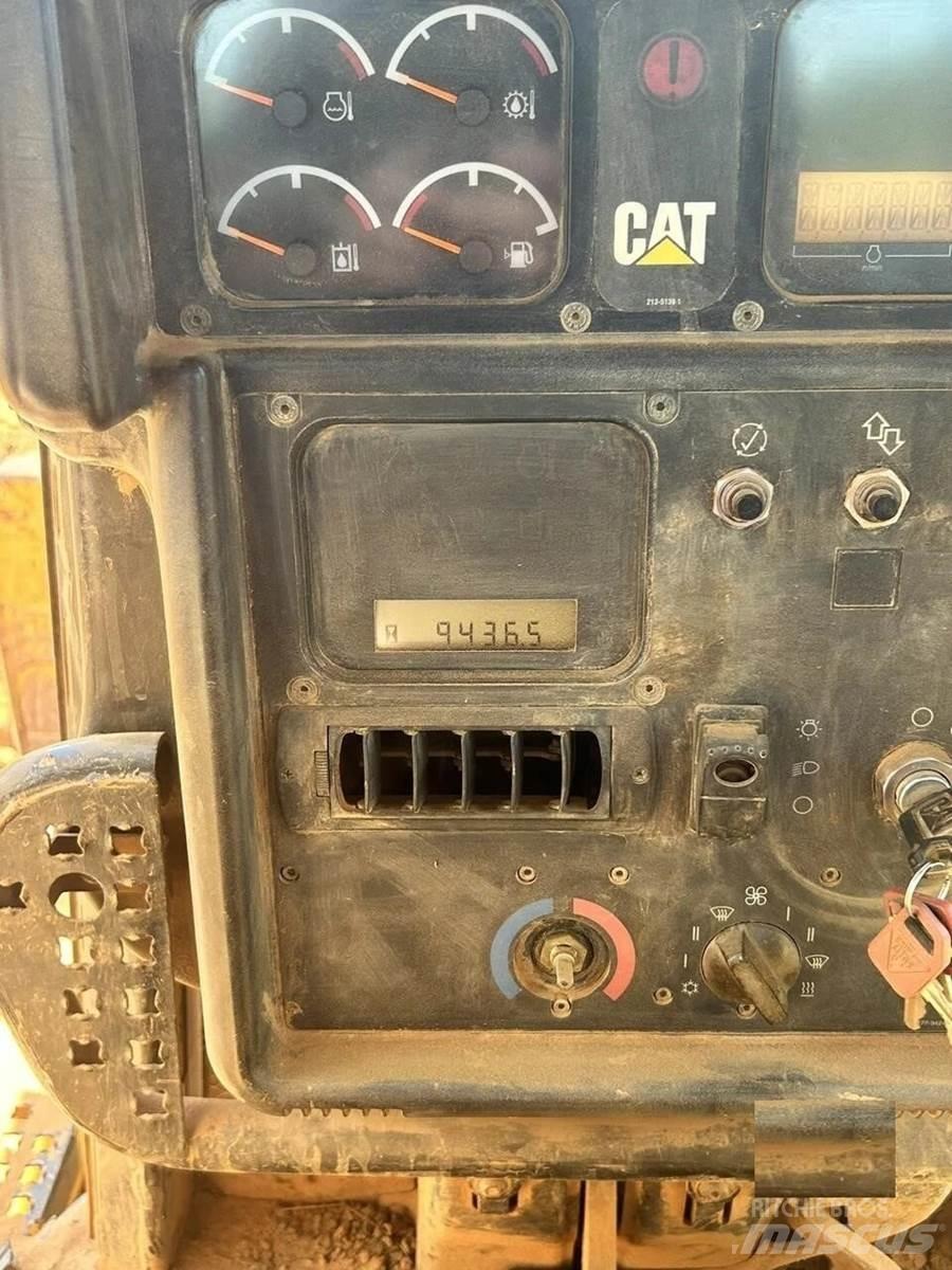 CAT D6N XL Dozere Beltegående