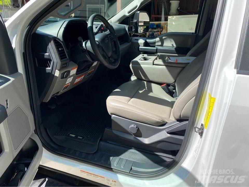Ford F-450 Bilmontert lift