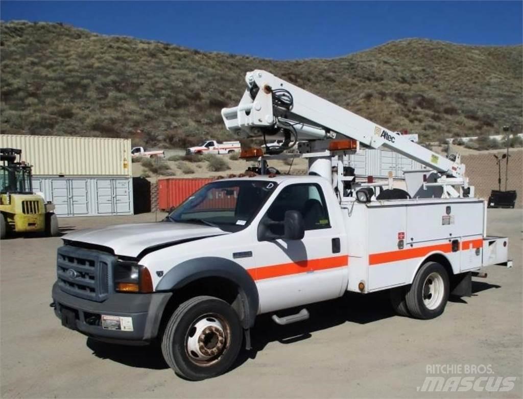Ford F-550 Bilmontert lift