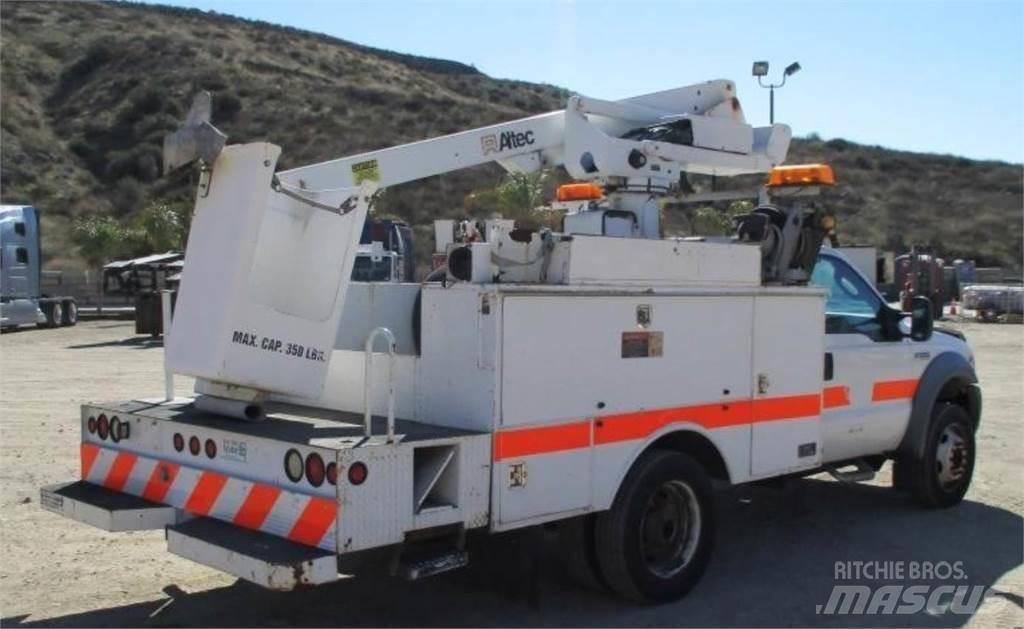 Ford F-550 Bilmontert lift