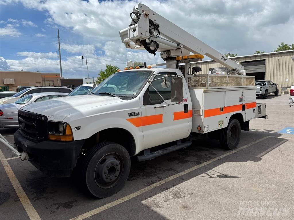 Ford F-550 Bilmontert lift
