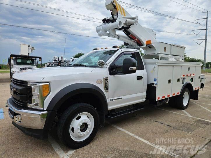 Ford F-550 Bilmontert lift