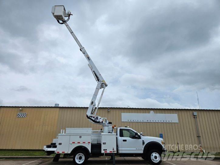 Ford F-550 Bilmontert lift