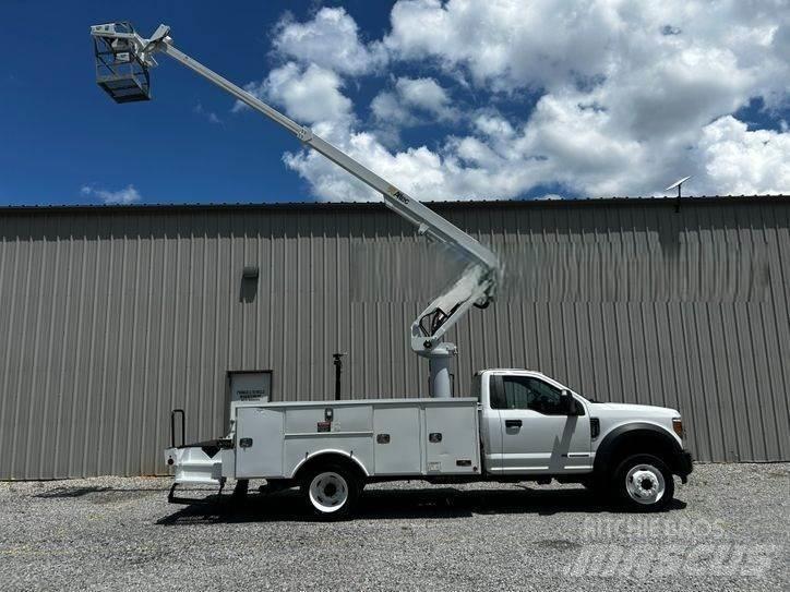 Ford F-550 Bilmontert lift