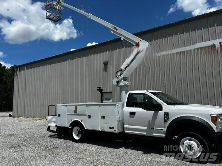 Ford F-550 Bilmontert lift