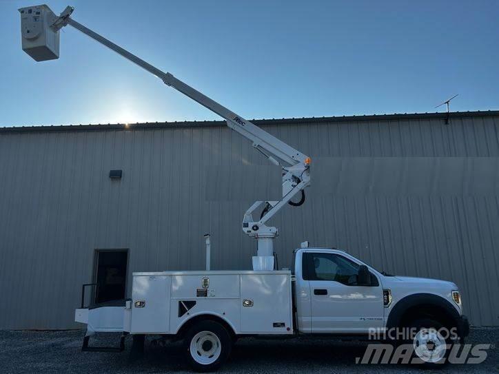 Ford F-550 Bilmontert lift