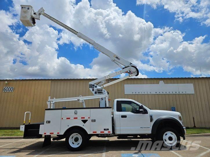 Ford F-550 Bilmontert lift