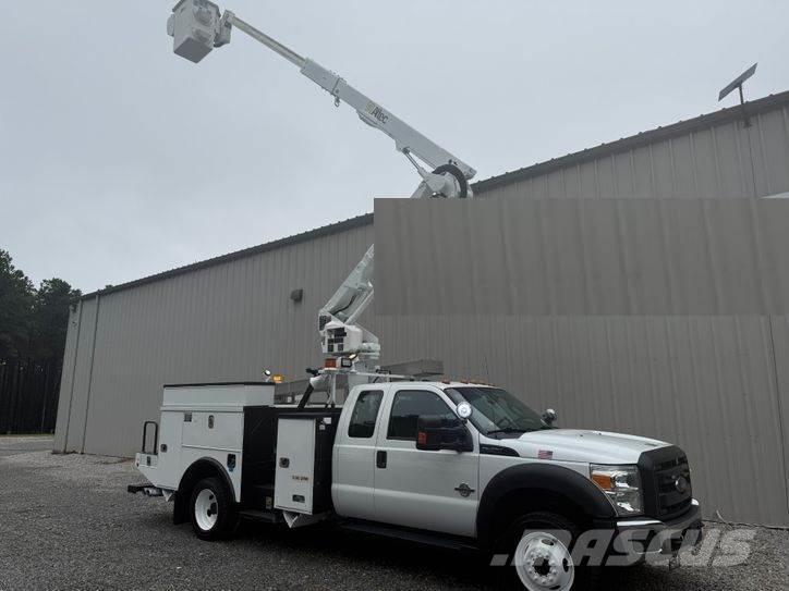 Ford F-550 Bilmontert lift