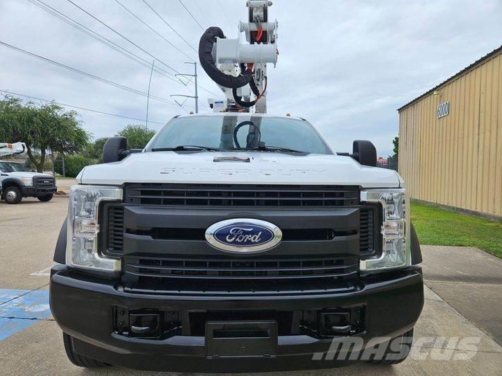 Ford F-550 Bilmontert lift