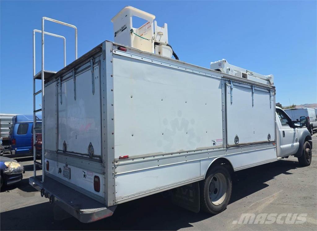 Ford F-550 Bilmontert lift