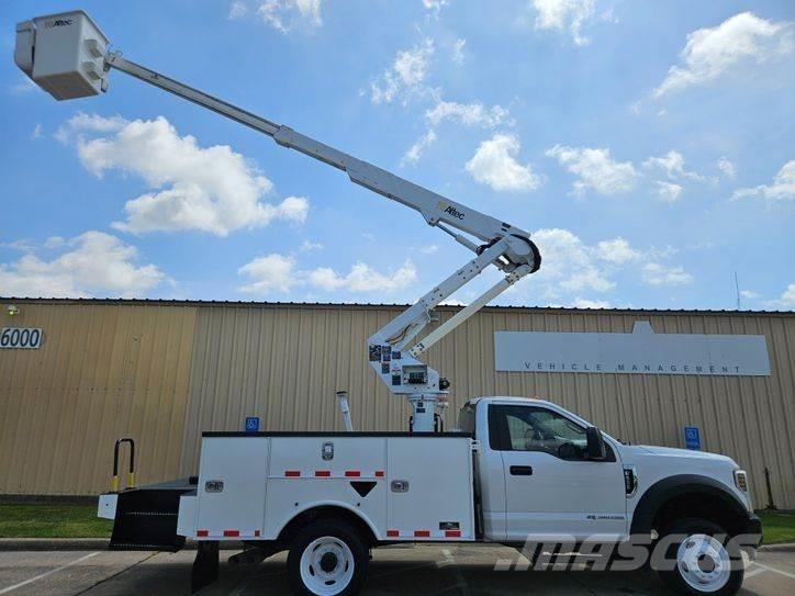 Ford F-550 Bilmontert lift