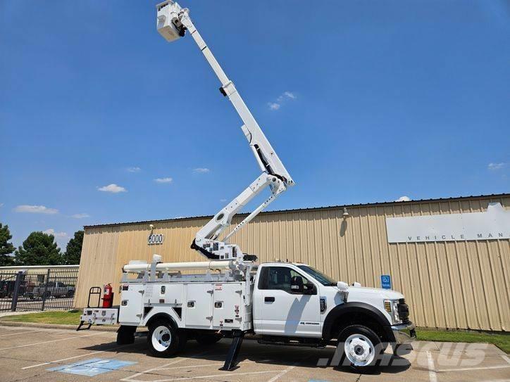 Ford F-550 Bilmontert lift