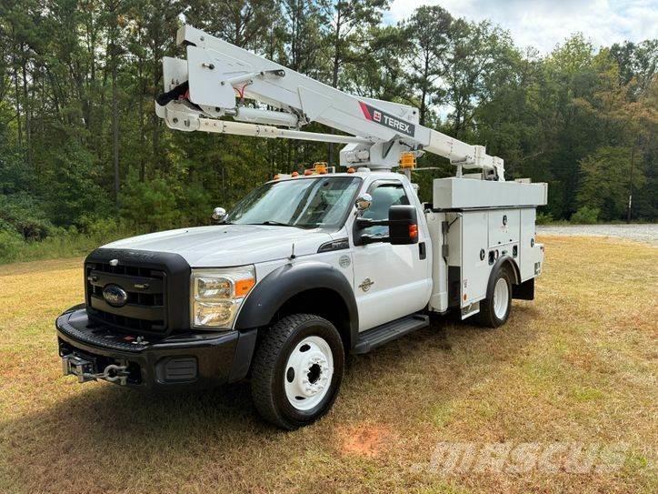 Ford F-550 Bilmontert lift