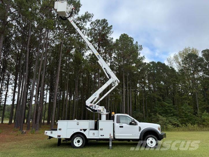 Ford F-550 Bilmontert lift