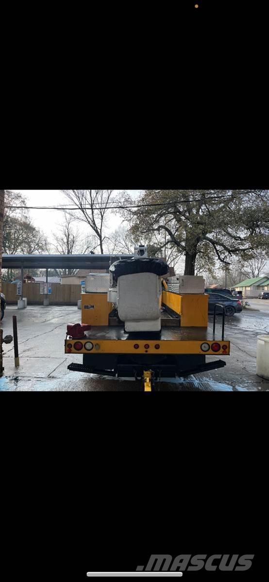 Ford F-550 Bilmontert lift