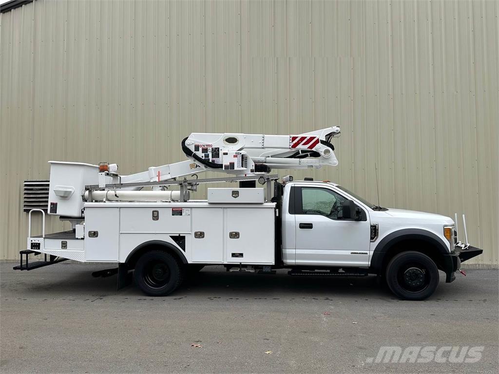 Ford F-550 Bilmontert lift