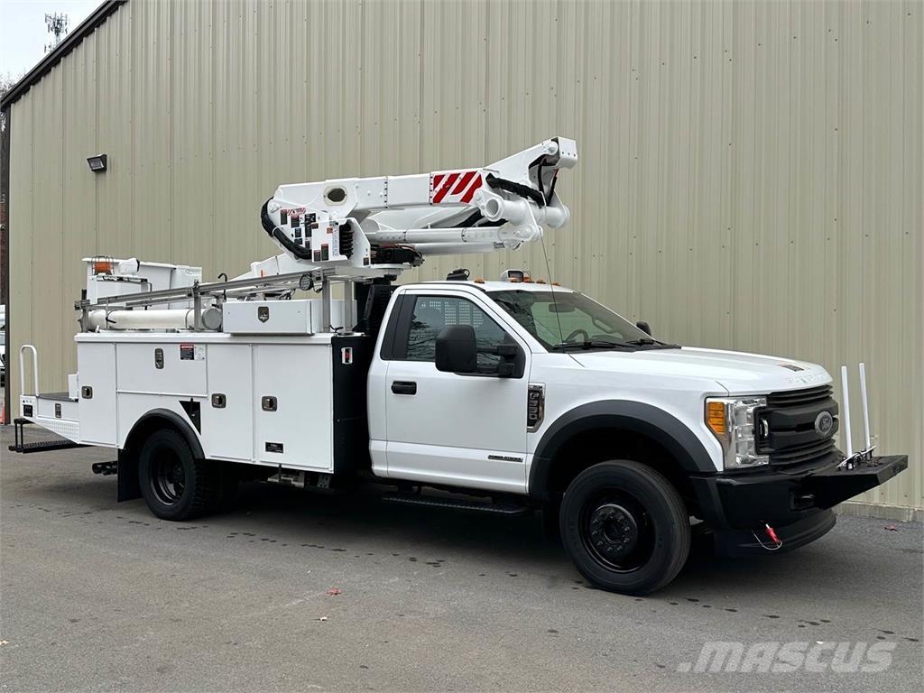 Ford F-550 Bilmontert lift