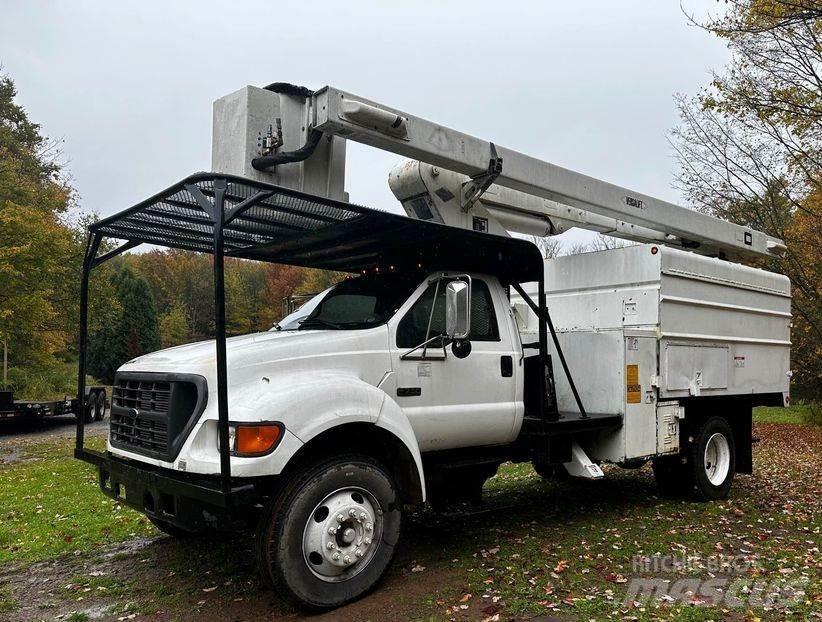 Ford F-750 Bilmontert lift