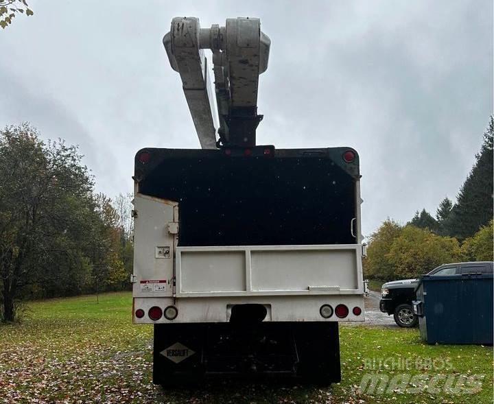 Ford F-750 Bilmontert lift