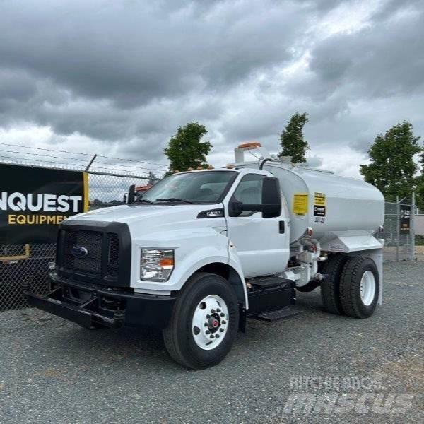 Ford F-750 Tankbiler