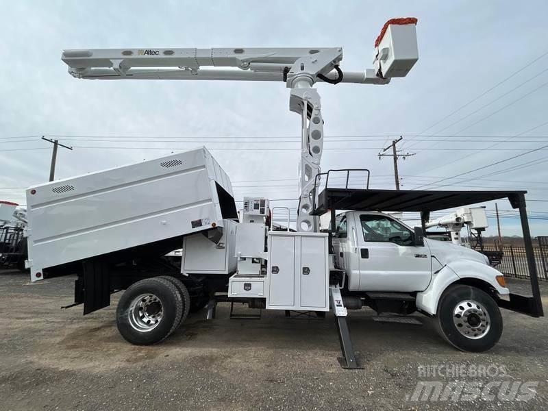 Ford F-750 Bilmontert lift
