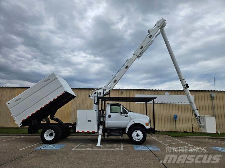 Ford F-750 Bilmontert lift