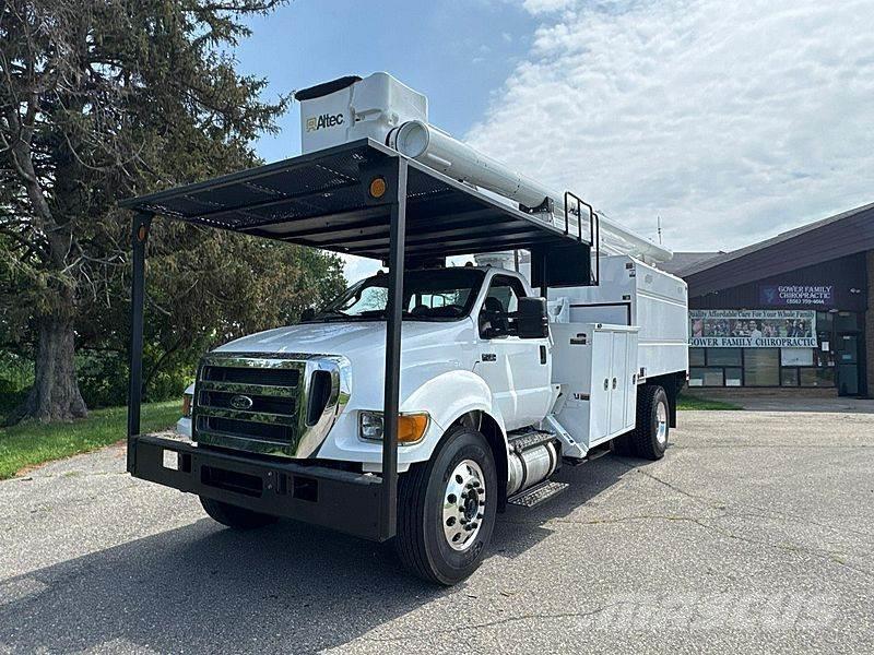 Ford F-750 Bilmontert lift