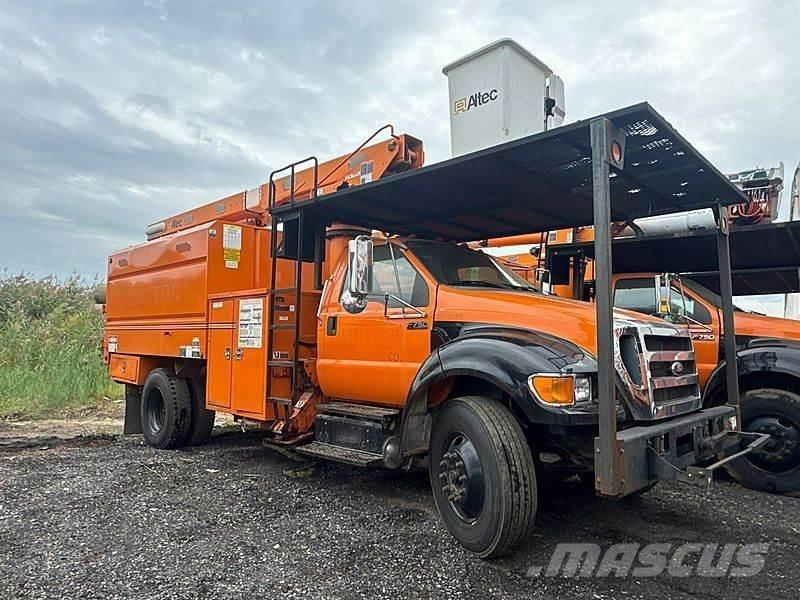 Ford F-750 Bilmontert lift