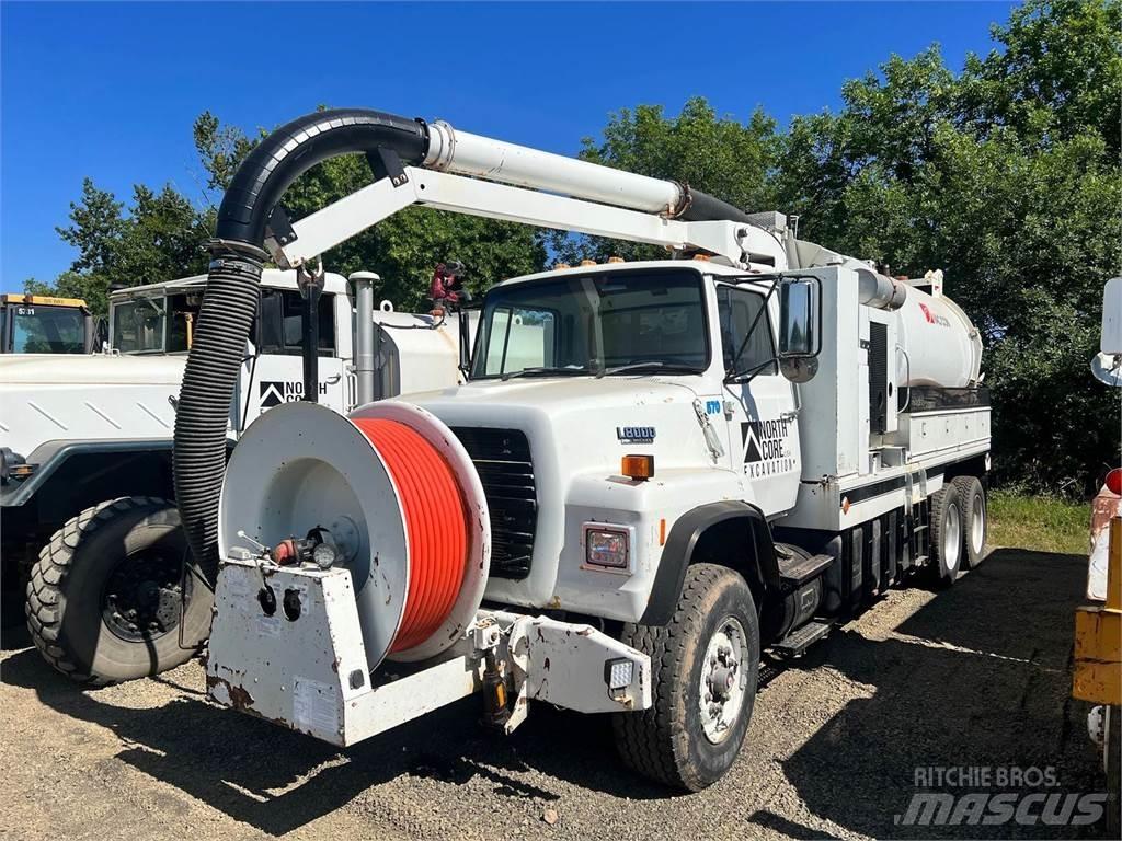 Ford L800 Slamsugere