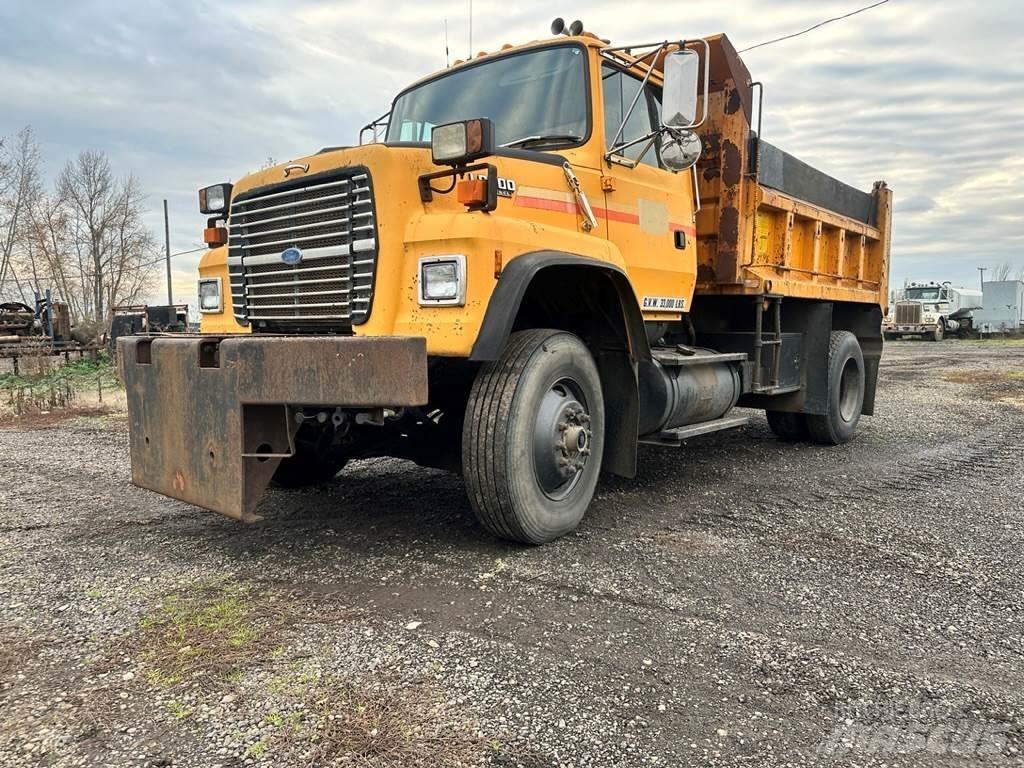 Ford L8000 Tippbil