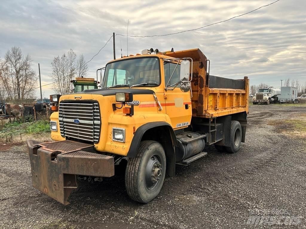 Ford L8000 Tippbil