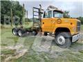 Ford L8000 Tømmerbiler