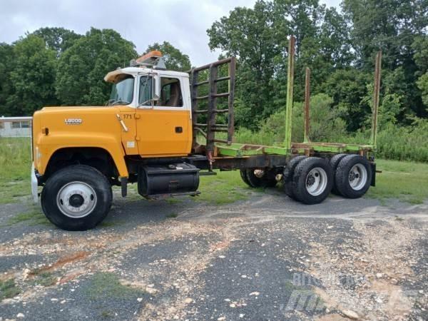 Ford L8000 Tømmerbiler